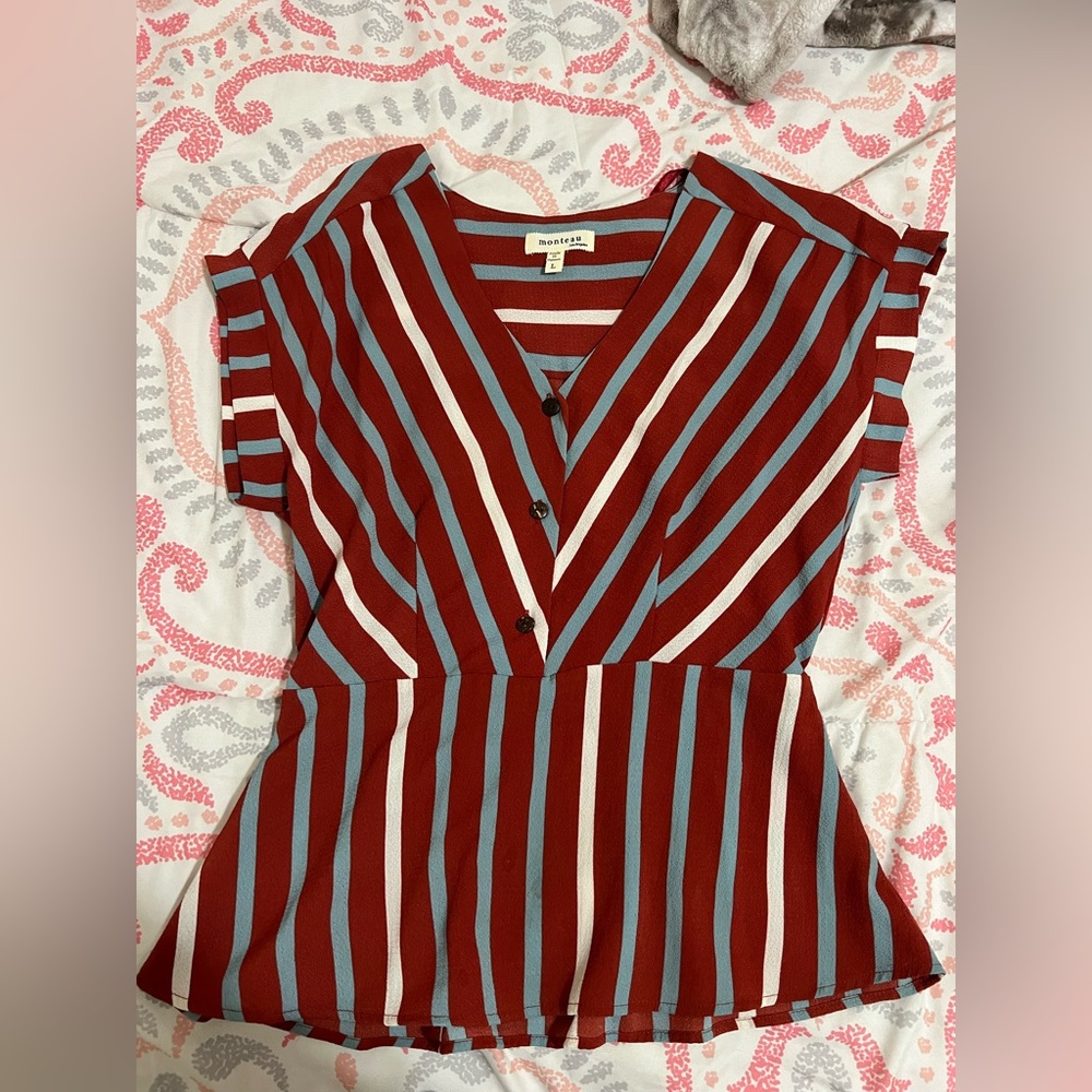 Cute striped top, size L